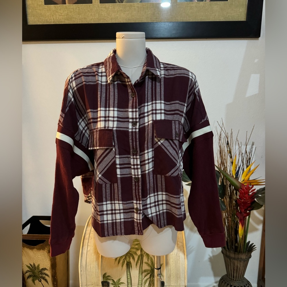 Urban Outfitters BDG Women's Sporty Cropped Plaid Flannel Shirt XS-TP Burgundy
